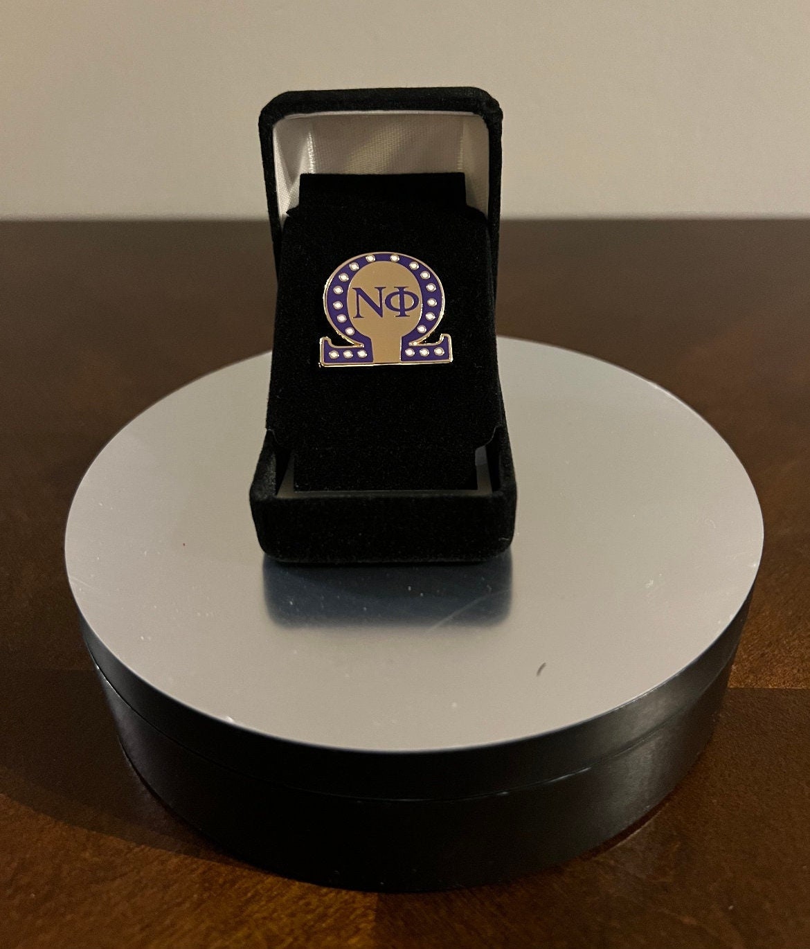 Omega Chapter Pin - Nu Phi